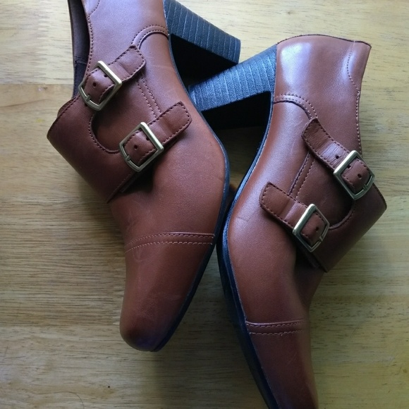 Clarks Bendables Booties - Picture 2 of 3